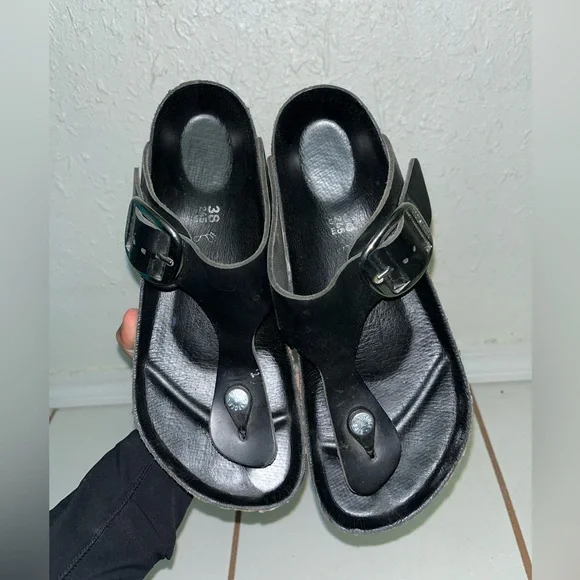 Birkenstock Gizeh Black Leather Sandals - Picture 1 of 7